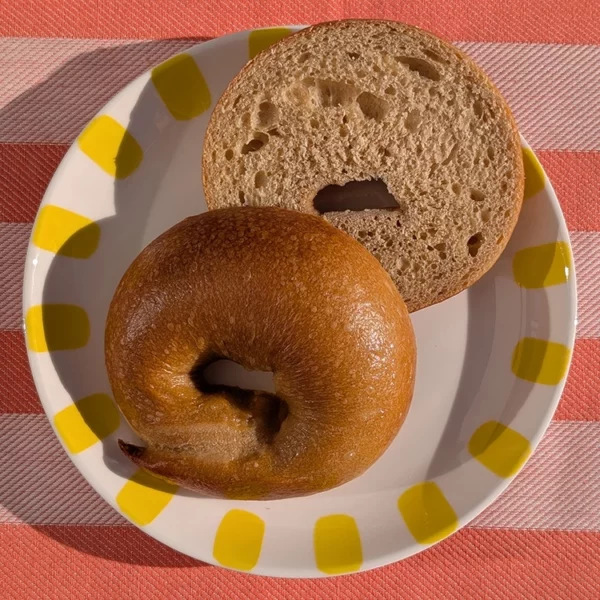 grand-bagel-pain-maison-ouvert-la-mentina-bordeaux