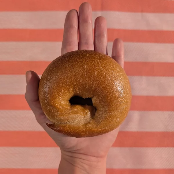 grand-bagel-pain-maison-main-la-mentina-bordeaux